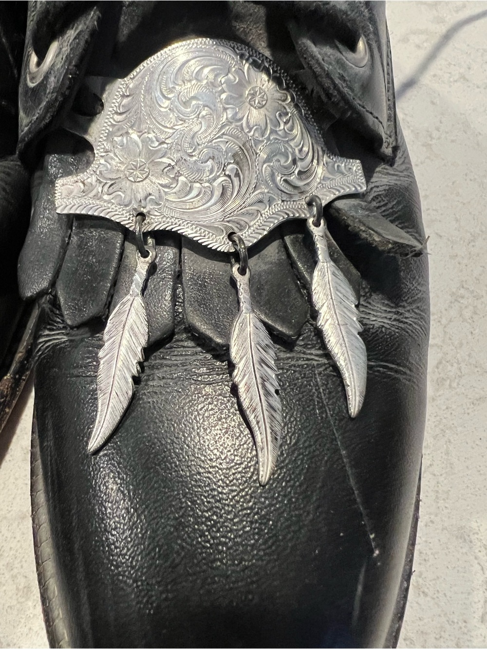 Montana Silversmiths Silver Engraved Boot Topper Kilties with Feather Dangles - Picture 3 of 5